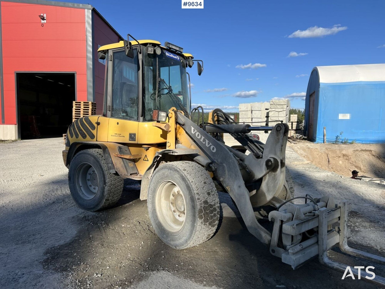 Volvo L30Z Wheel loader with multiple attachments - Wheel loader: picture 2 Volvo L30Z Wheel loader with multiple attachments - Wheel loader: picture 2