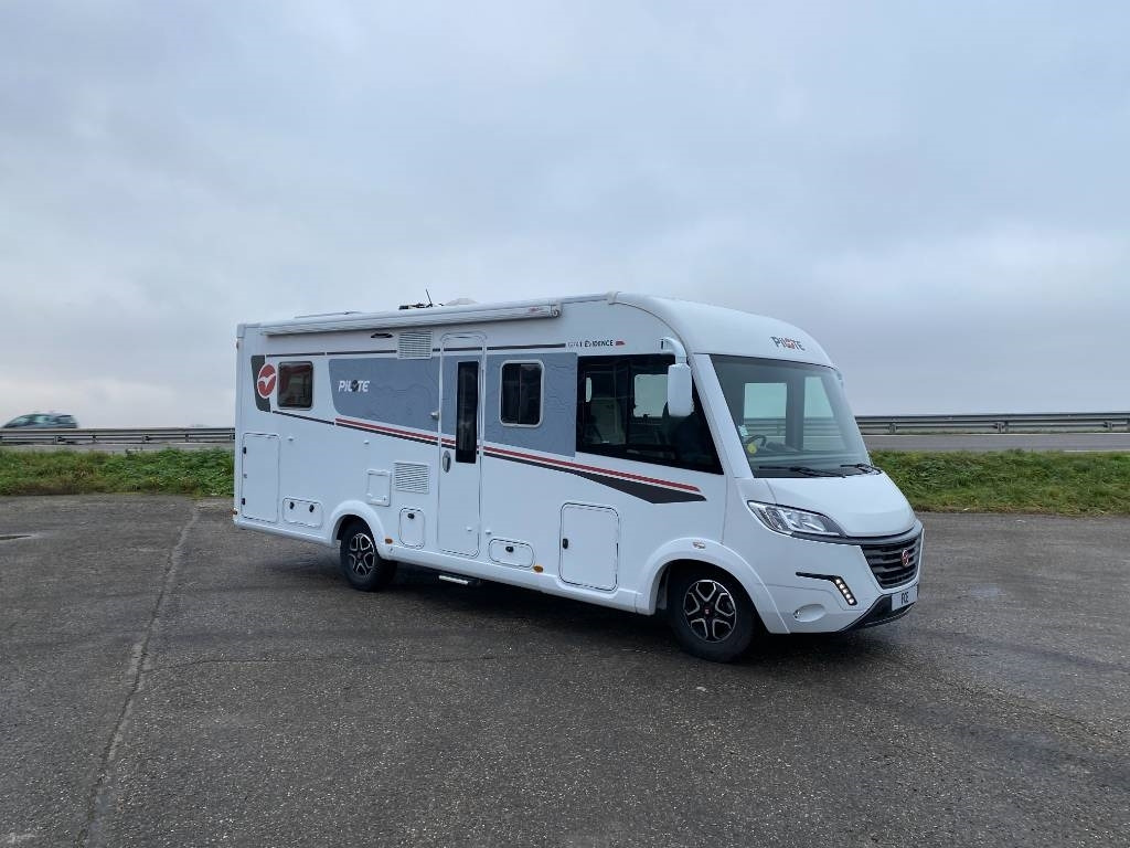 Fiat DUCATO MAXI 160 Multijet 2,2D/PILOTE G741endommagé - Integrated motorhome: picture 3 Fiat DUCATO MAXI 160 Multijet 2,2D/PILOTE G741endommagé - Integrated motorhome: picture 3