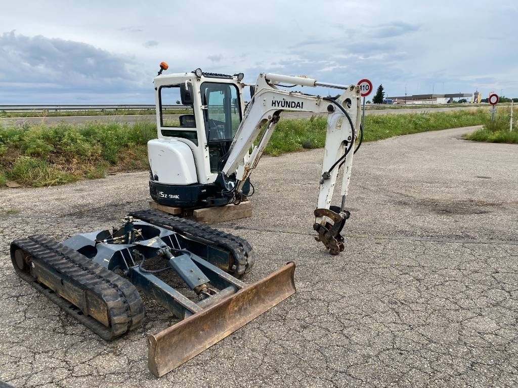 Hyundai ROBEX 25Z-9AK Certificat CE endommagée  - Mini excavator: picture 3 Hyundai ROBEX 25Z-9AK Certificat CE endommagée  - Mini excavator: picture 3