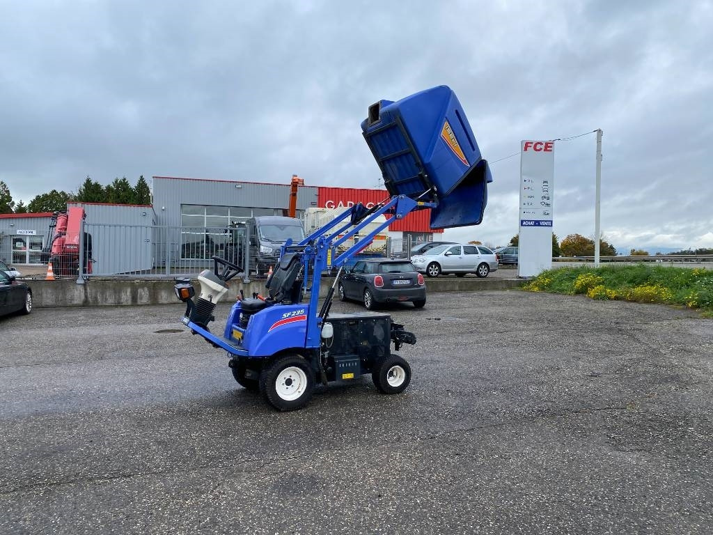 Iseki SF 235F 1er Main endommagée  - Mower: picture 3 Iseki SF 235F 1er Main endommagée  - Mower: picture 3