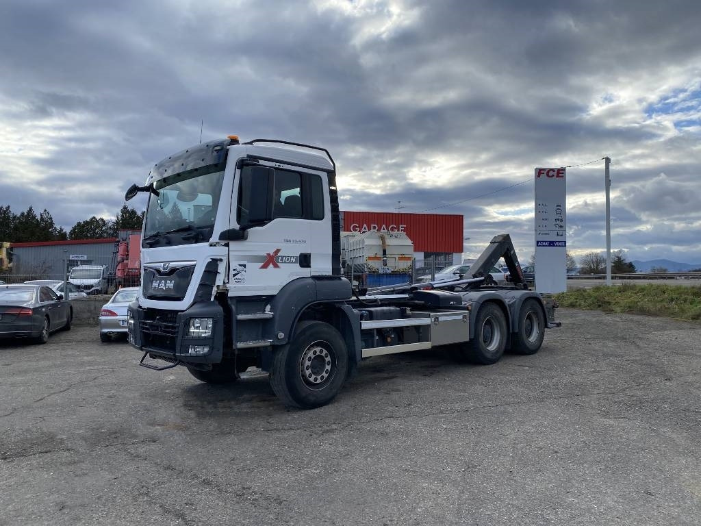 MAN TGS 33.470 X-Lion/HIAB MultiLift endommagé - Hook lift truck: picture 2 MAN TGS 33.470 X-Lion/HIAB MultiLift endommagé - Hook lift truck: picture 2