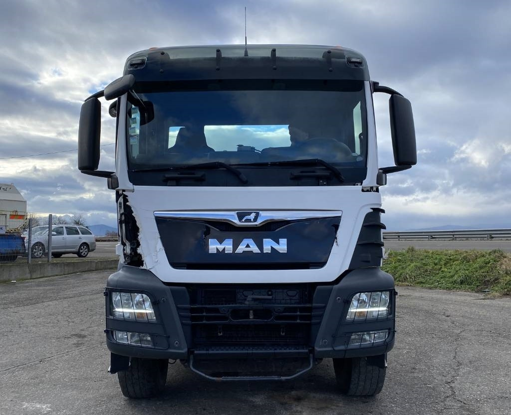 MAN TGS 33.470 X-Lion/HIAB MultiLift endommagé - Hook lift truck: picture 3 MAN TGS 33.470 X-Lion/HIAB MultiLift endommagé - Hook lift truck: picture 3