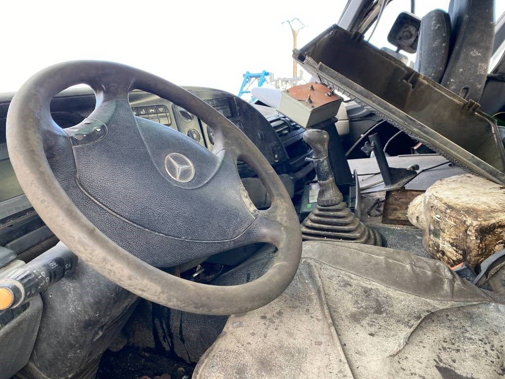 Asphalt distributor Mercedes-Benz ACTROS Mp2 2536/6x2 BVM -ACMAR CRAON Z12341: picture 8 Asphalt distributor Mercedes-Benz ACTROS Mp2 2536/6x2 BVM -ACMAR CRAON Z12341: picture 8