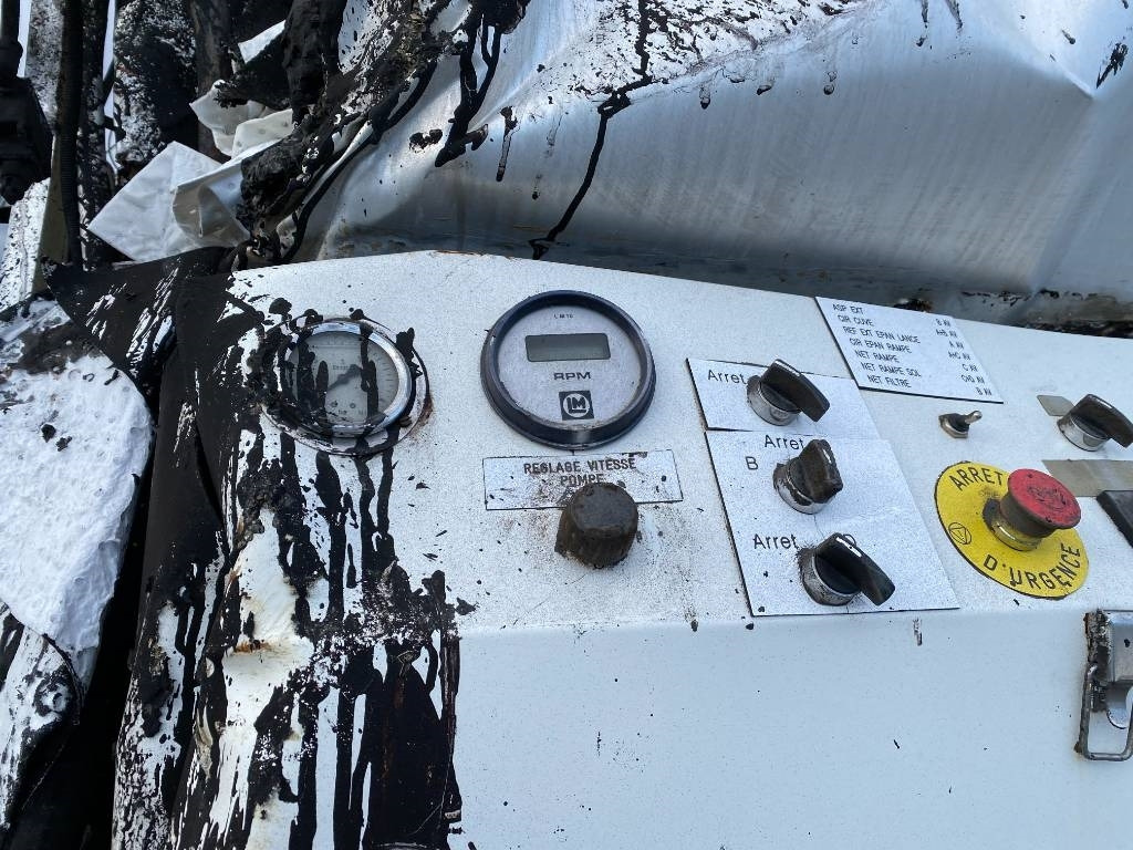 Asphalt distributor Mercedes-Benz ACTROS Mp2 2536/6x2 BVM -ACMAR CRAON Z12341: picture 40 Asphalt distributor Mercedes-Benz ACTROS Mp2 2536/6x2 BVM -ACMAR CRAON Z12341: picture 40