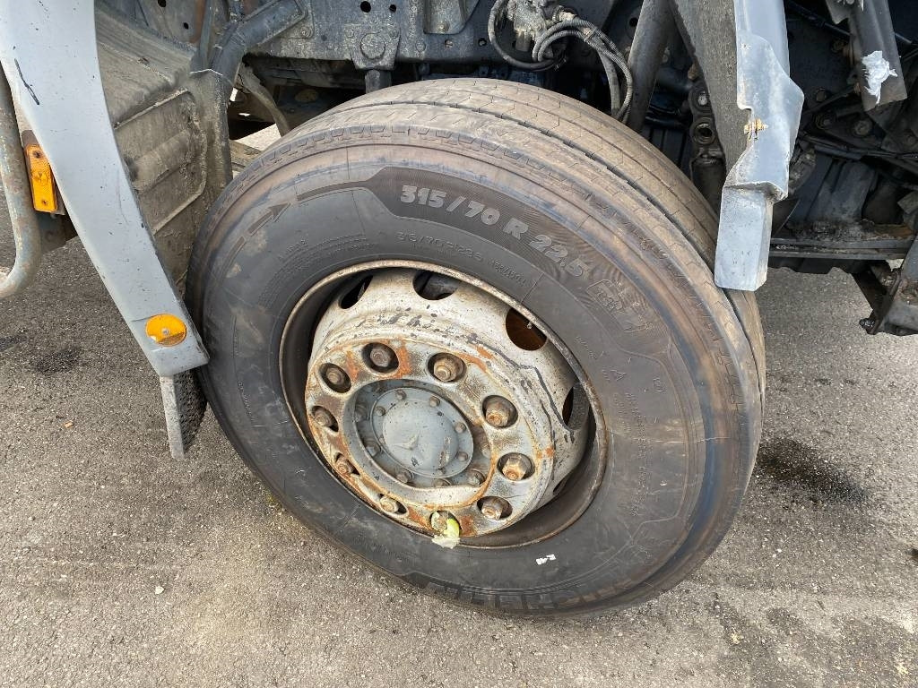 Asphalt distributor Mercedes-Benz ACTROS Mp2 2536/6x2 BVM -ACMAR CRAON Z12341: picture 47 Asphalt distributor Mercedes-Benz ACTROS Mp2 2536/6x2 BVM -ACMAR CRAON Z12341: picture 47
