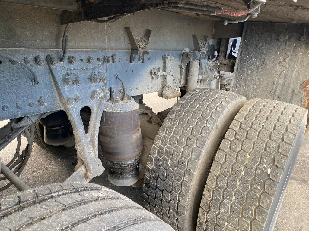 Asphalt distributor Mercedes-Benz ACTROS Mp2 2536/6x2 BVM -ACMAR CRAON Z12341: picture 38 Asphalt distributor Mercedes-Benz ACTROS Mp2 2536/6x2 BVM -ACMAR CRAON Z12341: picture 38