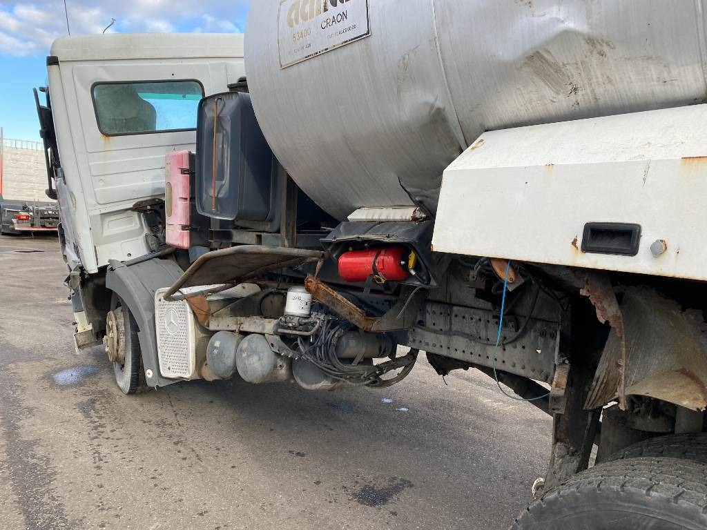 Asphalt distributor Mercedes-Benz ACTROS Mp2 2536/6x2 BVM -ACMAR CRAON Z12341: picture 20 Asphalt distributor Mercedes-Benz ACTROS Mp2 2536/6x2 BVM -ACMAR CRAON Z12341: picture 20
