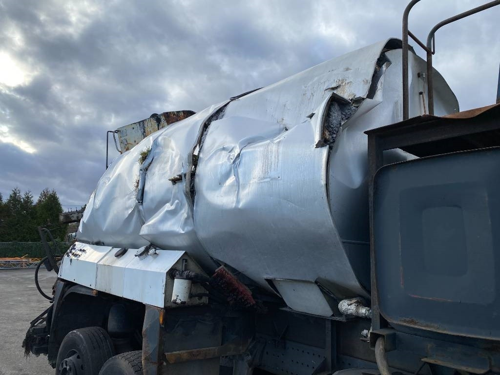 Asphalt distributor Mercedes-Benz ACTROS Mp2 2536/6x2 BVM -ACMAR CRAON Z12341: picture 45 Asphalt distributor Mercedes-Benz ACTROS Mp2 2536/6x2 BVM -ACMAR CRAON Z12341: picture 45