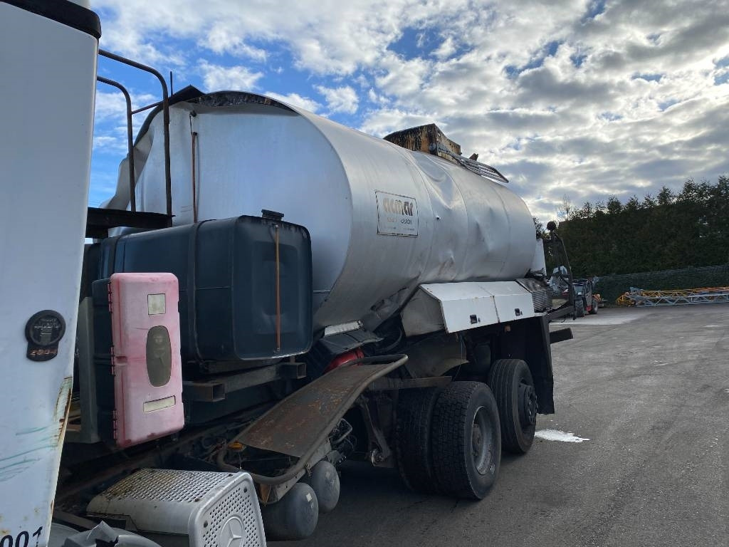 Asphalt distributor Mercedes-Benz ACTROS Mp2 2536/6x2 BVM -ACMAR CRAON Z12341: picture 13 Asphalt distributor Mercedes-Benz ACTROS Mp2 2536/6x2 BVM -ACMAR CRAON Z12341: picture 13