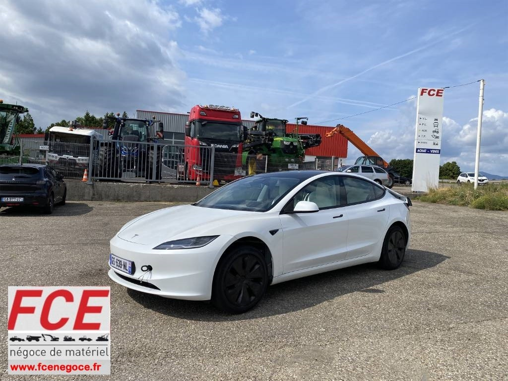 Tesla MODEL 3 5YJ3 Carte Grise Française endommagée - Car: picture 1 Tesla MODEL 3 5YJ3 Carte Grise Française endommagée - Car: picture 1