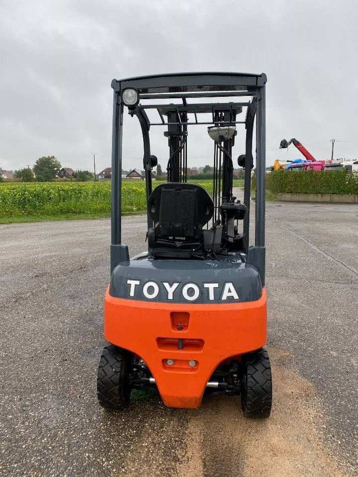 Toyota TRAIGO 48/16-8FBMK16T endommagé - Electric forklift: picture 4 Toyota TRAIGO 48/16-8FBMK16T endommagé - Electric forklift: picture 4