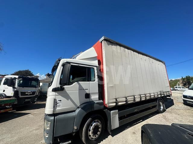 MAN TGS 18.440 - Curtainsider truck: picture 2 MAN TGS 18.440 - Curtainsider truck: picture 2