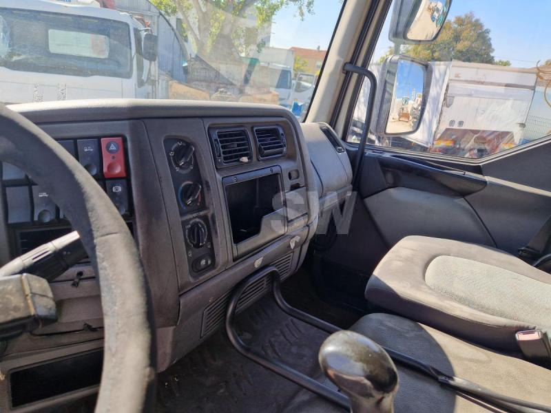 Box truck Renault Midlum 220 DCI: picture 7