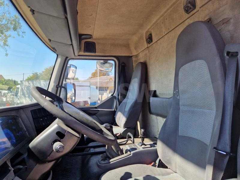 Box truck Renault Midlum 220 DCI: picture 8