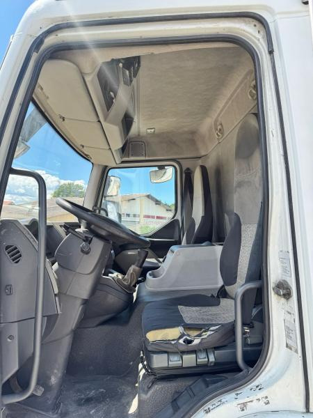 Refrigerator truck Renault Midlum 220 DXI: picture 14