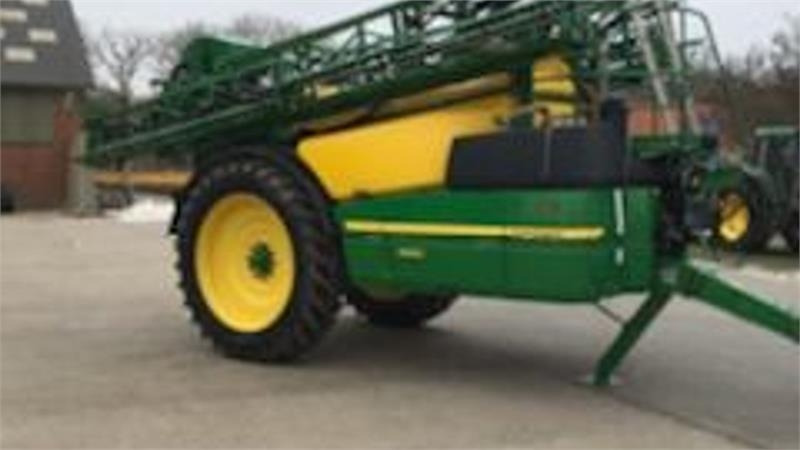 John Deere 962i - Trailed sprayer: picture 1 John Deere 962i - Trailed sprayer: picture 1