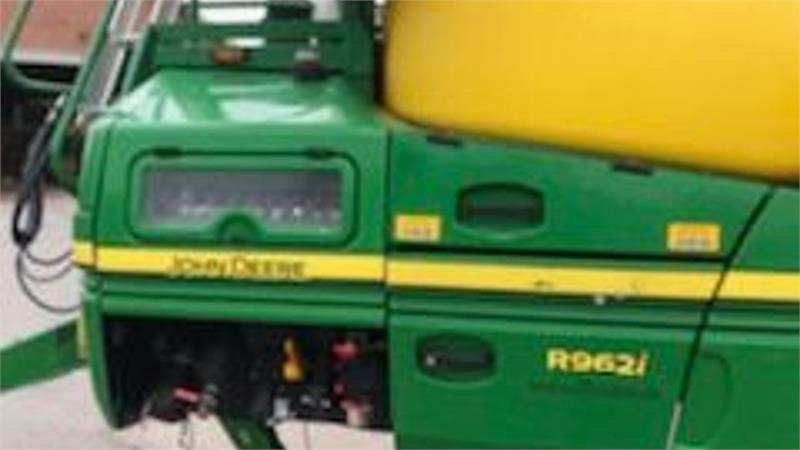 John Deere 962i - Trailed sprayer: picture 2 John Deere 962i - Trailed sprayer: picture 2