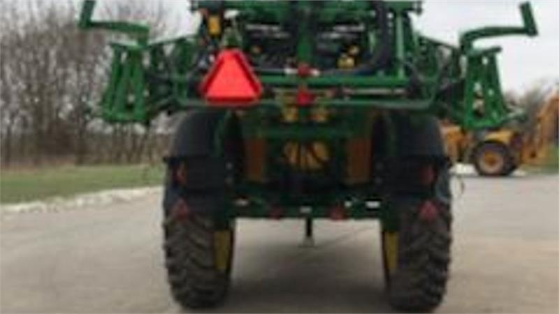 John Deere 962i - Trailed sprayer: picture 4 John Deere 962i - Trailed sprayer: picture 4