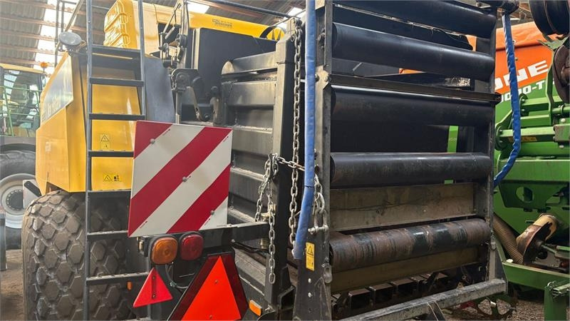 New Holland BB9090 - Square baler: picture 3 New Holland BB9090 - Square baler: picture 3