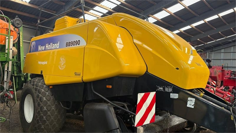 New Holland BB9090 - Square baler: picture 1 New Holland BB9090 - Square baler: picture 1