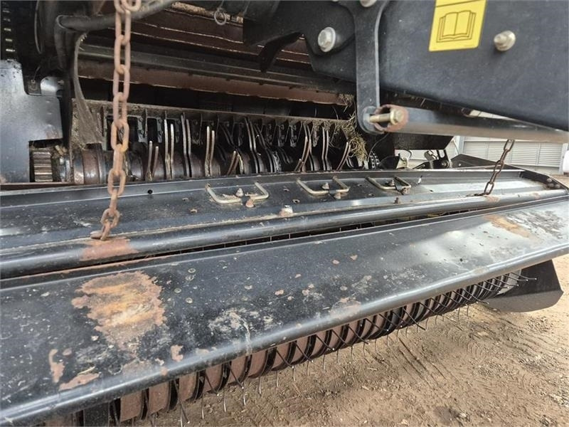 New Holland BR7070 med rotorsnitter Snitter - Round baler: picture 3 New Holland BR7070 med rotorsnitter Snitter - Round baler: picture 3