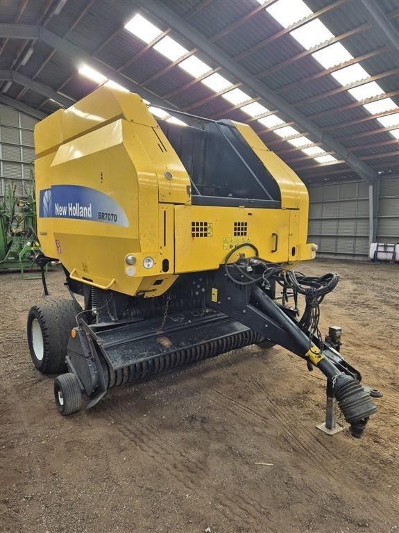 New Holland BR7070 med rotorsnitter Snitter - Round baler: picture 2 New Holland BR7070 med rotorsnitter Snitter - Round baler: picture 2