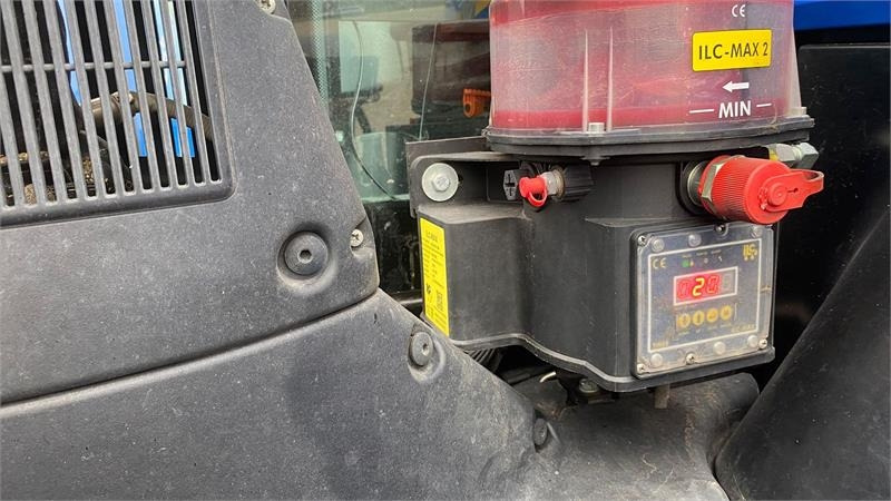 Farm tractor New Holland T7.270 AutoCommand T7.270: picture 7