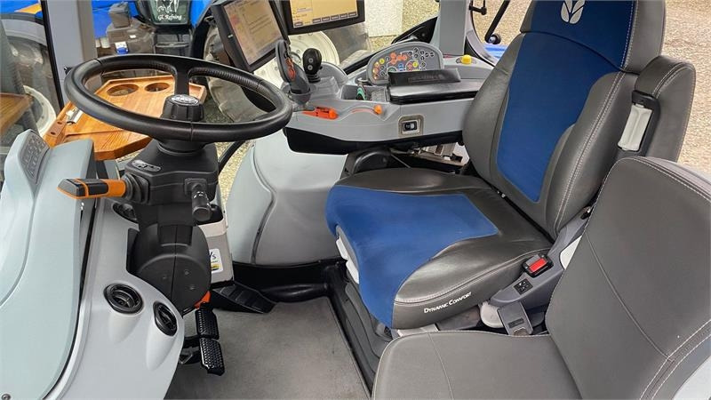 Farm tractor New Holland T7.270 AutoCommand T7.270: picture 9