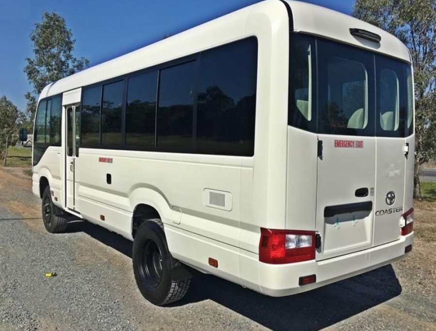 Toyota Coaster 23 SEATS 4x4 4.2L Diesel Manual - Suburban bus: picture 5 Toyota Coaster 23 SEATS 4x4 4.2L Diesel Manual - Suburban bus: picture 5