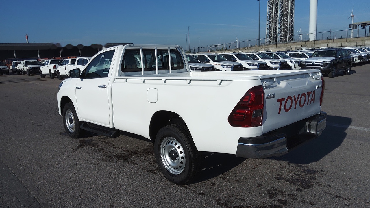 Toyota Hilux / Revo Pick-up single Cab pack security 2.4L Turbo Diesel Manual - Car: picture 5 Toyota Hilux / Revo Pick-up single Cab pack security 2.4L Turbo Diesel Manual - Car: picture 5