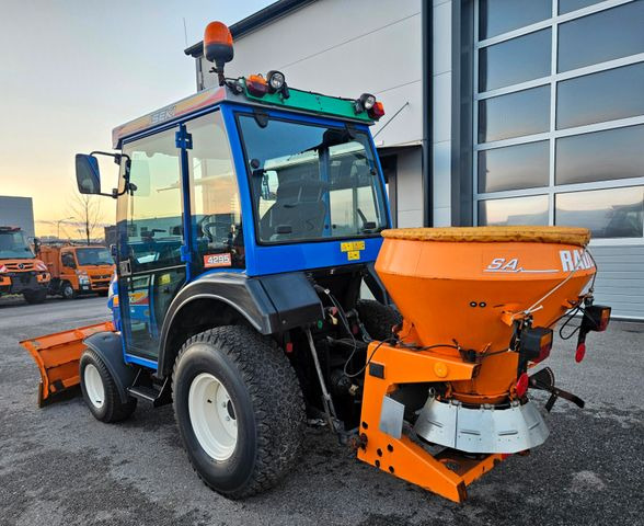 Iseki TH4295 AHL 4x4 Hydro Winterdienst - Farm tractor: picture 3 Iseki TH4295 AHL 4x4 Hydro Winterdienst - Farm tractor: picture 3