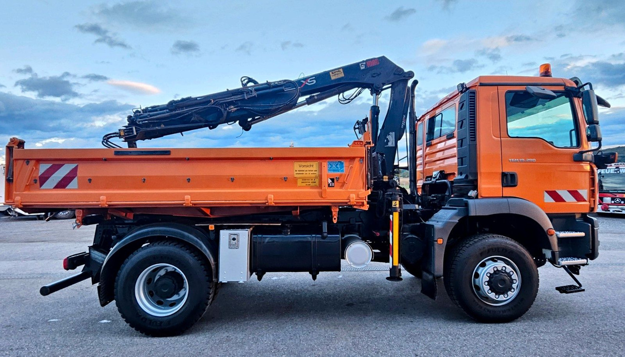 MAN TGM 18.280 4x4 HIAB 111-3 Funk Kran Winterdienst - Tipper, Crane truck: picture 2 MAN TGM 18.280 4x4 HIAB 111-3 Funk Kran Winterdienst - Tipper, Crane truck: picture 2