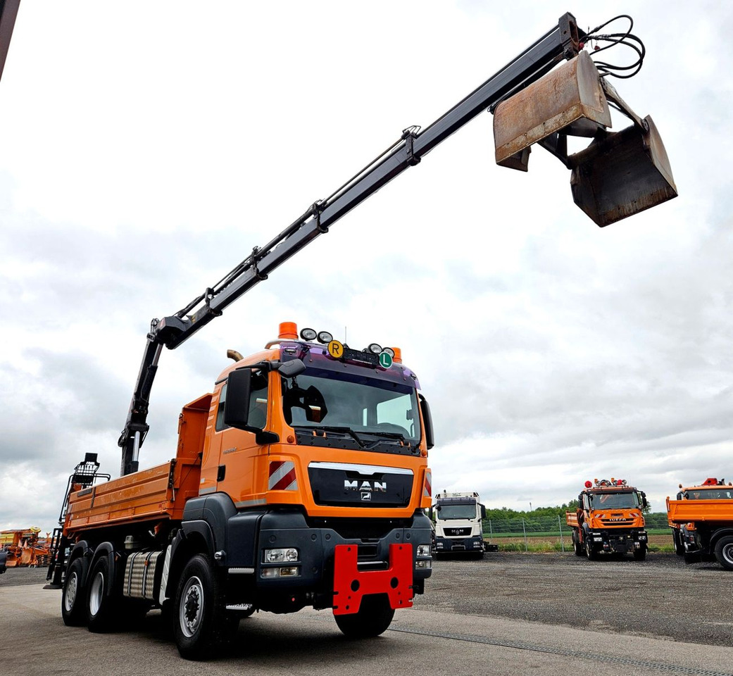 Tipper, Crane truck MAN TGS 28.360 6x4-4 HIAB 144E-4 Kran Euro5: picture 11