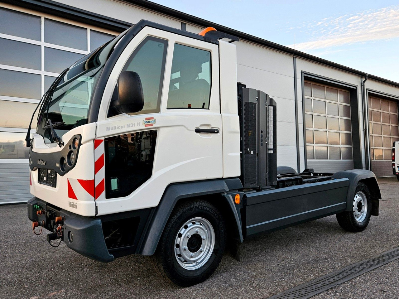 Cab chassis truck Multicar M31 H Euro6 4x4 175PS: picture 1