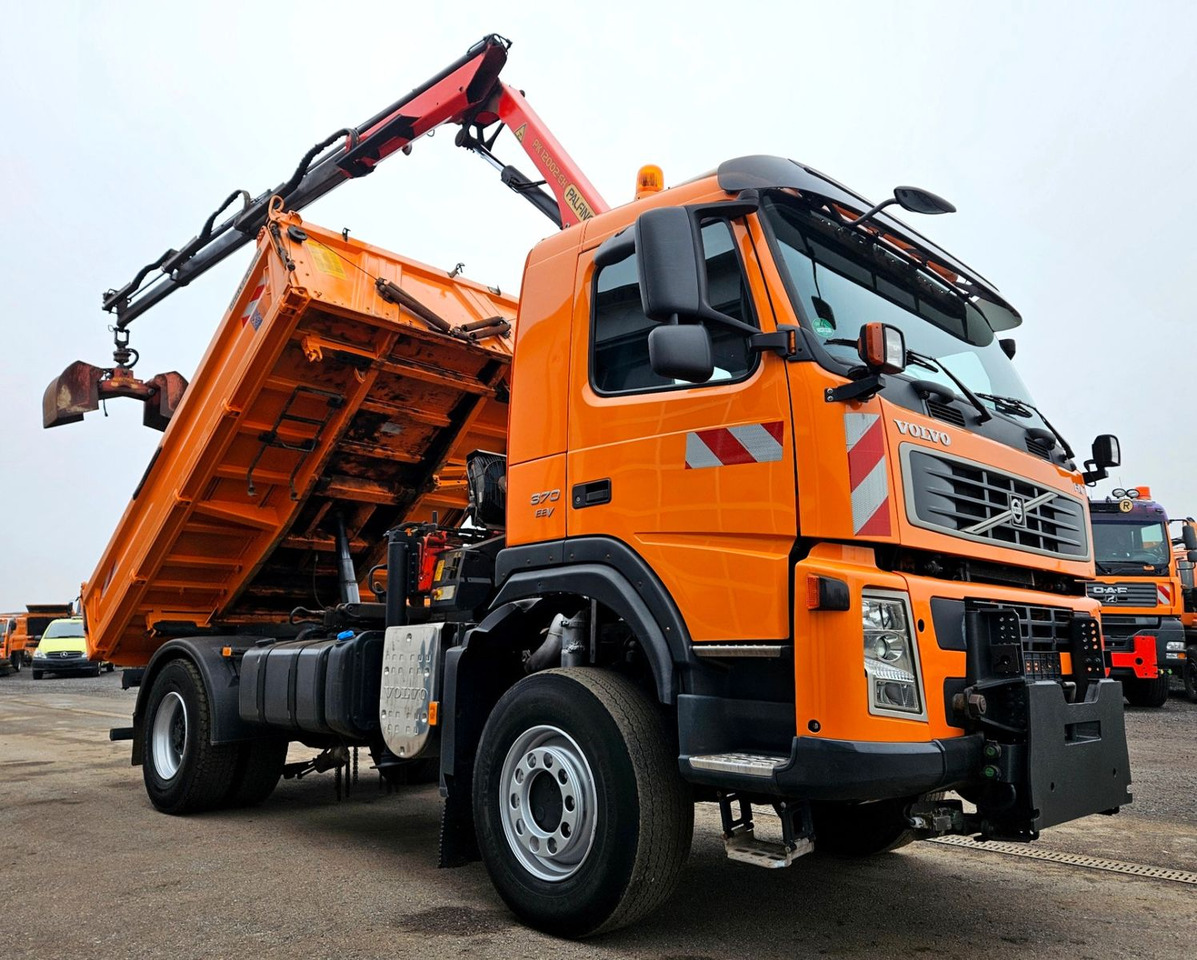Volvo FM 370 4x4 Palfinger PK12002 Funk Kran EEV - Tipper, Crane truck: picture 3 Volvo FM 370 4x4 Palfinger PK12002 Funk Kran EEV - Tipper, Crane truck: picture 3