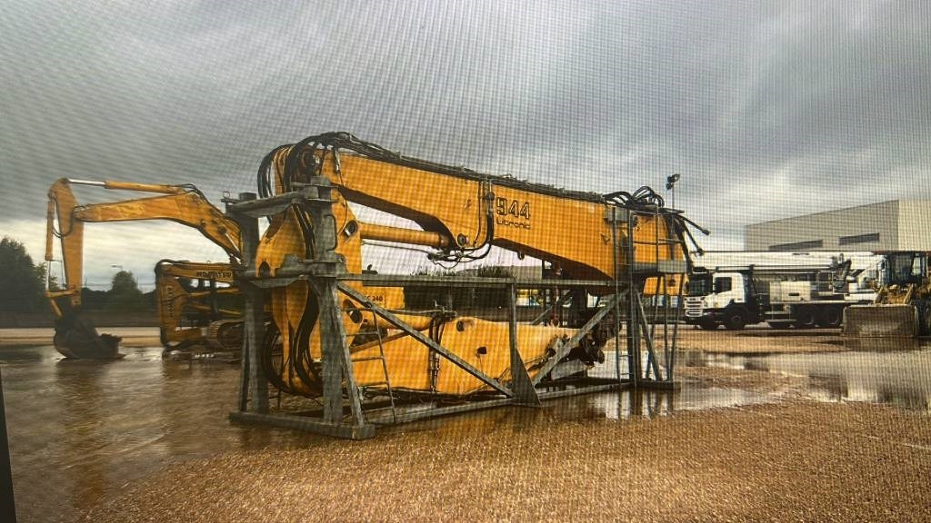 Liebherr R944B UH-HD 2 Arms - Demolition excavator: picture 2 Liebherr R944B UH-HD 2 Arms - Demolition excavator: picture 2