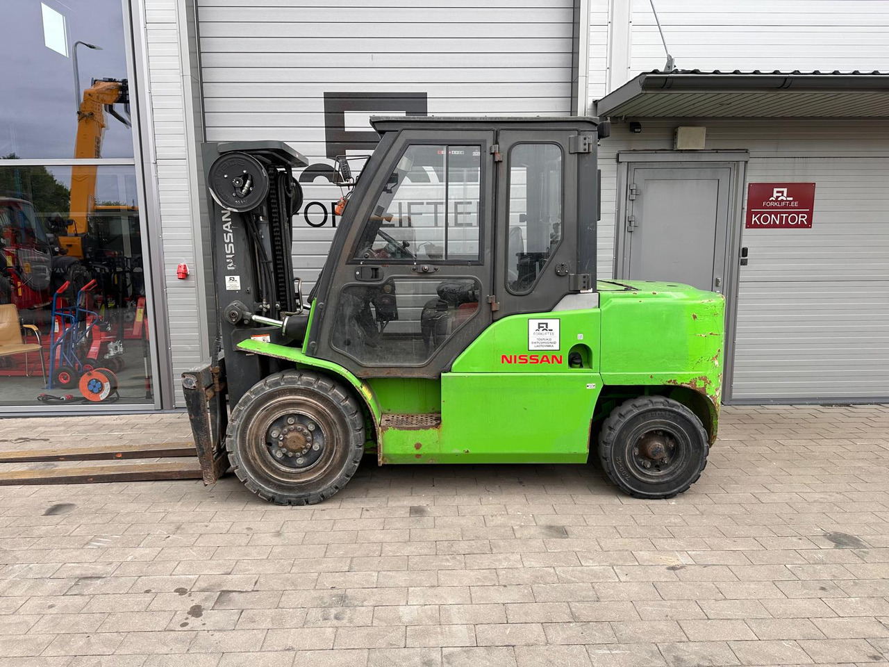 Nissan WG1F4A50 - Diesel forklift: picture 2 Nissan WG1F4A50 - Diesel forklift: picture 2