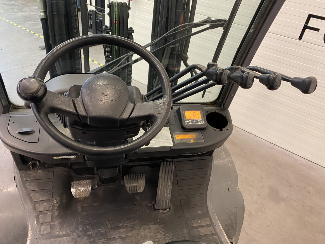 LPG forklift Toyota 02-8FGF30: picture 6 LPG forklift Toyota 02-8FGF30: picture 6