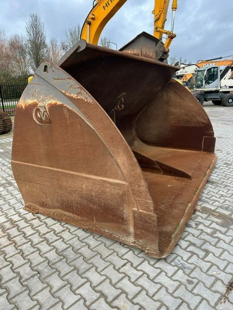 Volvo L350 Bucket 6000 Kilo - Excavator bucket: picture 1 Volvo L350 Bucket 6000 Kilo - Excavator bucket: picture 1