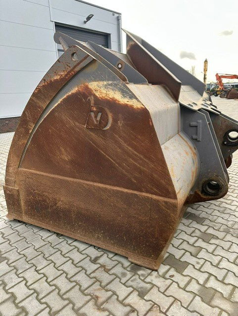 Volvo L350 Bucket 6000 Kilo - Excavator bucket: picture 4 Volvo L350 Bucket 6000 Kilo - Excavator bucket: picture 4