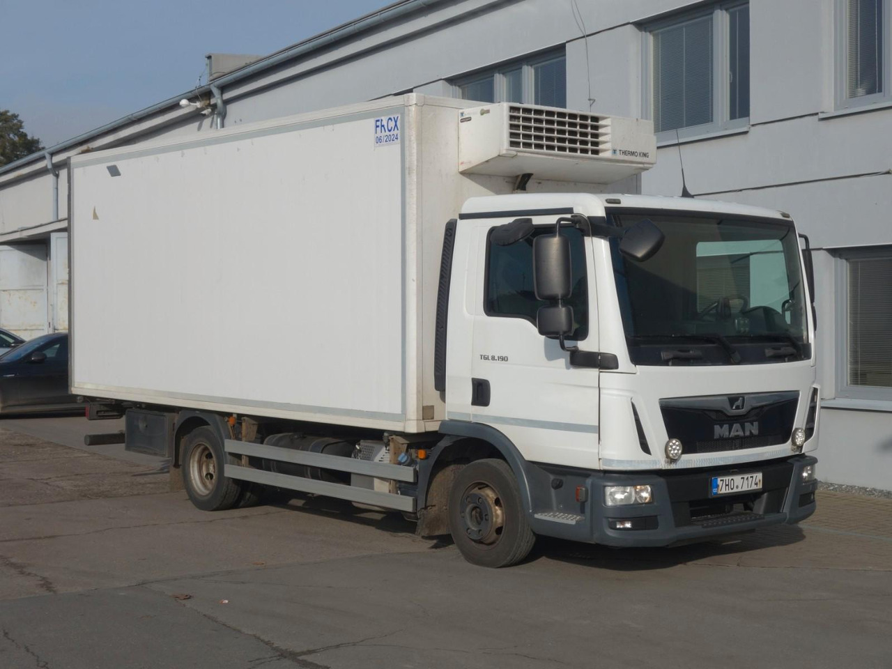 MAN 8.190 ThermoKing V800MAX, 2 Kammern - Refrigerator truck: picture 2 MAN 8.190 ThermoKing V800MAX, 2 Kammern - Refrigerator truck: picture 2