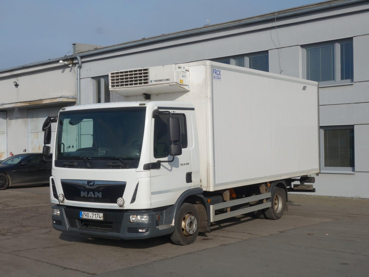 MAN 8.190 ThermoKing V800MAX, 2 Kammern - Refrigerator truck: picture 1 MAN 8.190 ThermoKing V800MAX, 2 Kammern - Refrigerator truck: picture 1