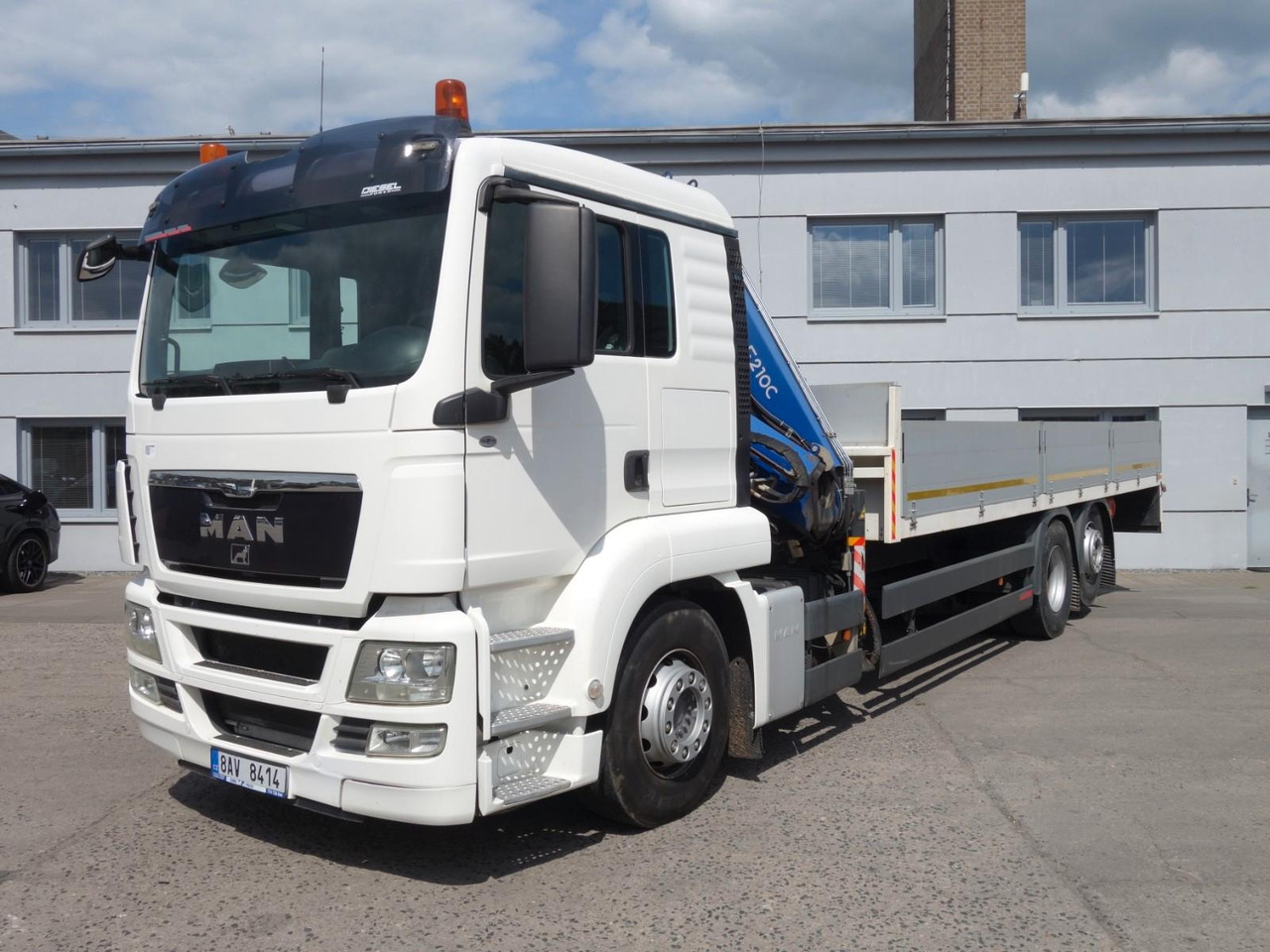 MAN TGS 26.360 FG 6x2 mit Fassi F210C - Dropside/ Flatbed truck, Crane truck: picture 2 MAN TGS 26.360 FG 6x2 mit Fassi F210C - Dropside/ Flatbed truck, Crane truck: picture 2