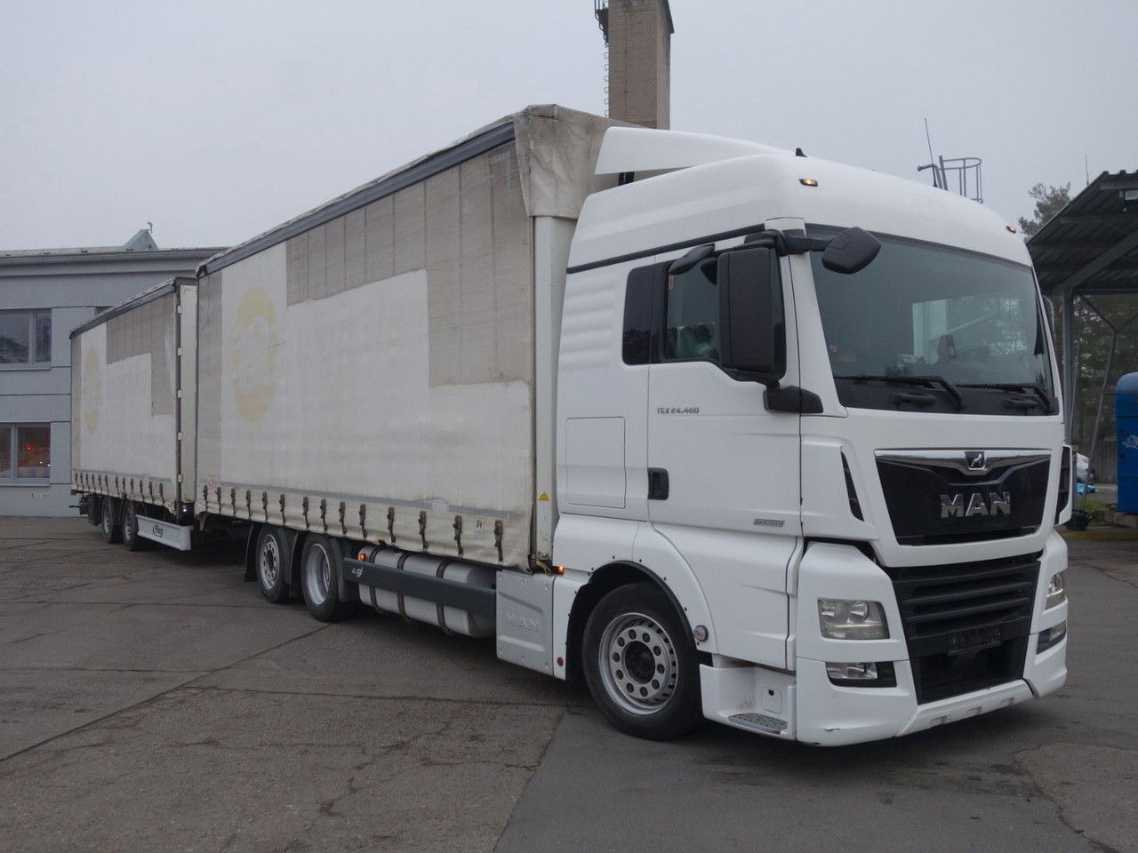 MAN TGX 24 24.460 6x2 120cm3, Durchfahren - Curtainsider truck: picture 2 MAN TGX 24 24.460 6x2 120cm3, Durchfahren - Curtainsider truck: picture 2
