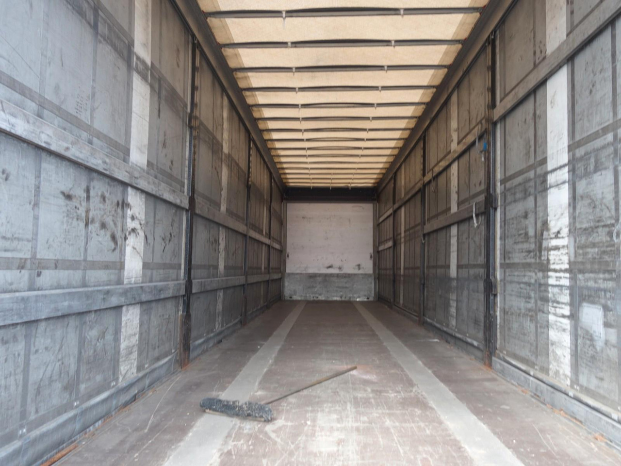 Schwarzmüller SPA 3/E MEGA, Liftachse, SAF Achsen, 2 Stk. - Curtainsider semi-trailer: picture 5 Schwarzmüller SPA 3/E MEGA, Liftachse, SAF Achsen, 2 Stk. - Curtainsider semi-trailer: picture 5