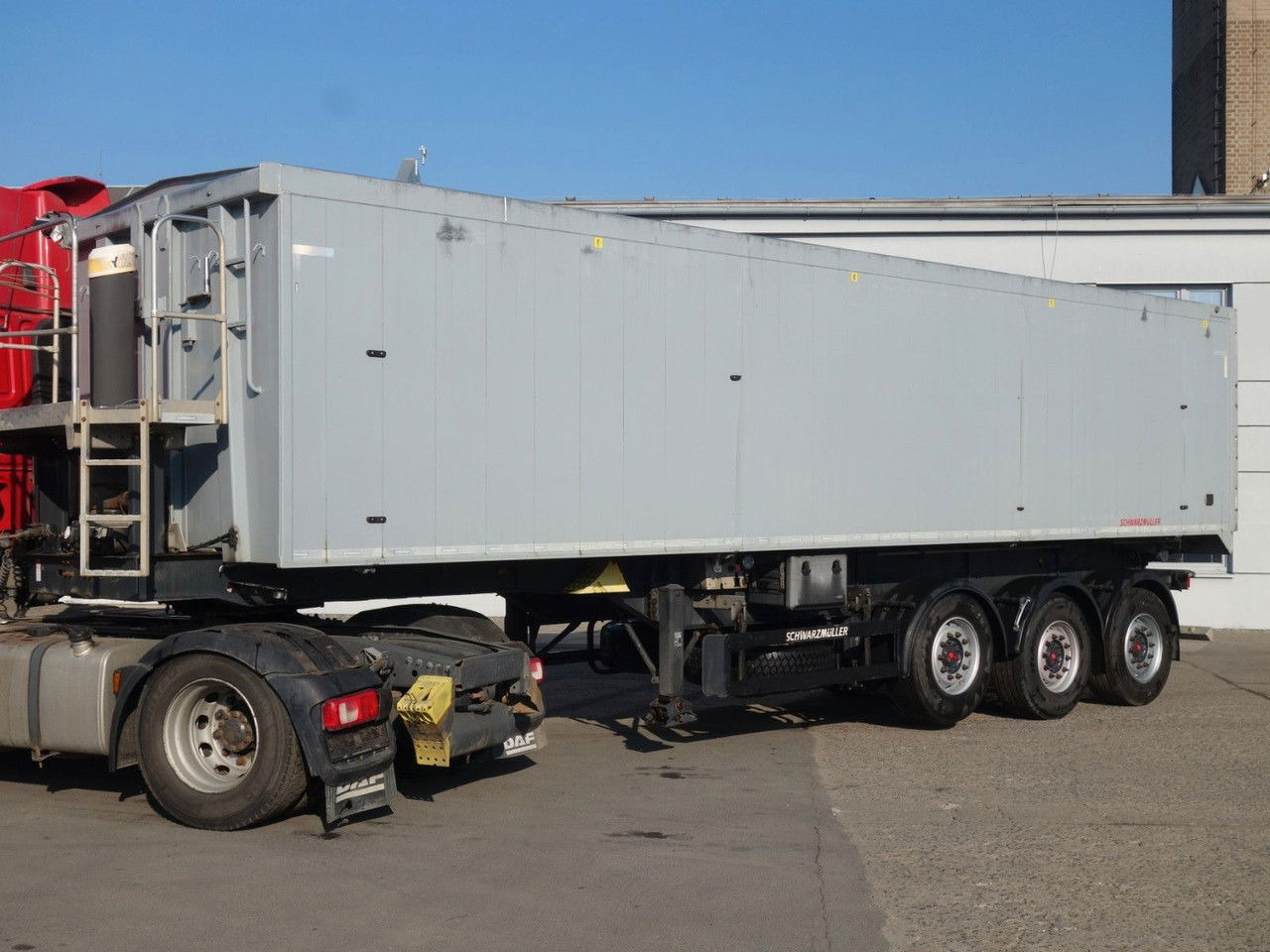 Schwarzmüller Alu Kipper, 50 cm3, Rollplane, Liftachse, SAF - Tipper semi-trailer: picture 2 Schwarzmüller Alu Kipper, 50 cm3, Rollplane, Liftachse, SAF - Tipper semi-trailer: picture 2