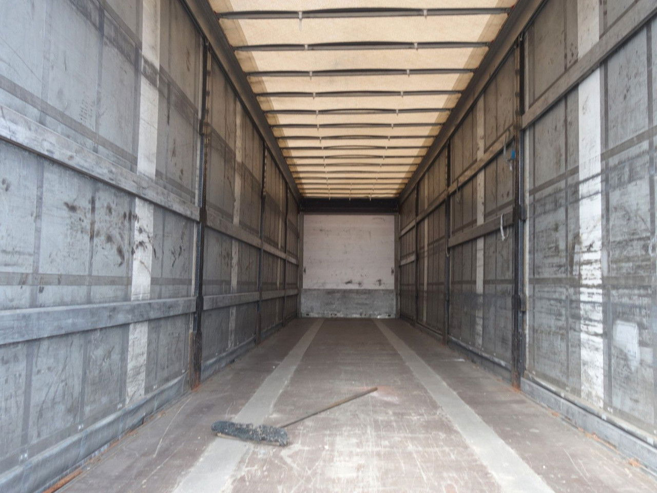 Schwarzmüller SPA 3/E Mega, Liftachse, SAF Achsen, 5 Stk. SPA 3/E Mega, Liftachse, SAF Achsen, 5 Stk. - Curtainsider semi-trailer: picture 5 Schwarzmüller SPA 3/E Mega, Liftachse, SAF Achsen, 5 Stk. SPA 3/E Mega, Liftachse, SAF Achsen, 5 Stk. - Curtainsider semi-trailer: picture 5