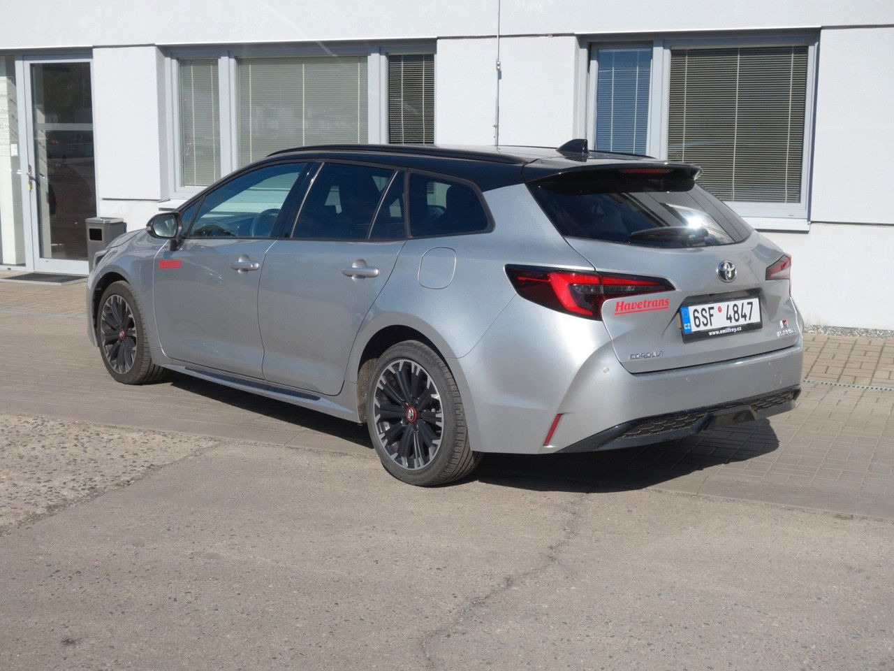 Toyota Corolla Touring 2,0 Hybrid GR Sport - Station wagon: picture 4 Toyota Corolla Touring 2,0 Hybrid GR Sport - Station wagon: picture 4