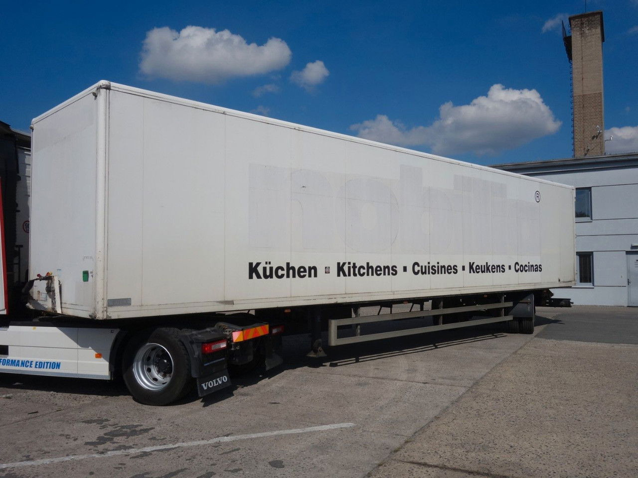 WEKA Weka, 1 Achse, Lenkachse 1 Achse, Lenkachse - Closed box semi-trailer: picture 1 WEKA Weka, 1 Achse, Lenkachse 1 Achse, Lenkachse - Closed box semi-trailer: picture 1