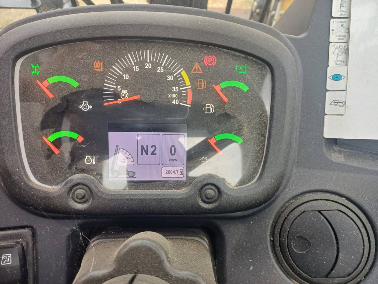 CAT TH3510D - Telescopic handler: picture 5 CAT TH3510D - Telescopic handler: picture 5